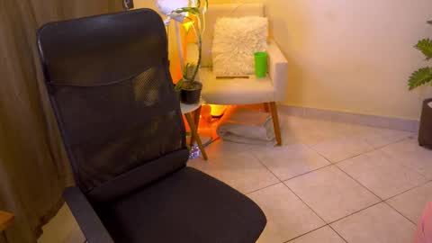 FLORAA online show from February 19, 1:32 pm