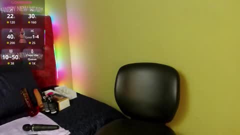 Violette 3 online show from October 18, 8:10 pm