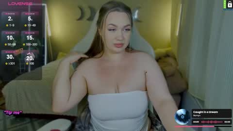  Lina  online show from September 14, 6:17 pm