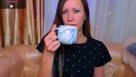 Mia online show from December 19, 4:59 am