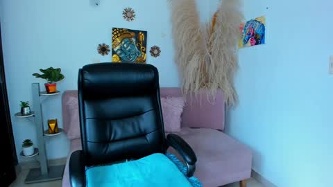  Salma Independent Model online show from February 12, 4:55 pm