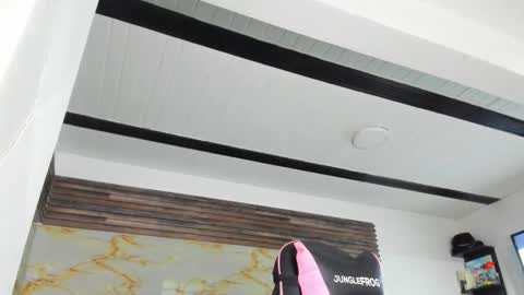 becky online show from November 18, 6:09 pm