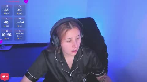 Bonnie Help me reach 500 likes online show from March 20, 11:31 pm