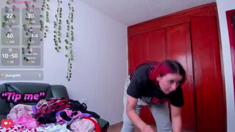 Bonnie Help me reach 500 likes online show from January 29, 6:50 pm