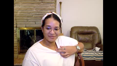 Queen Bon Vivantt online show from December 19, 6:55 pm