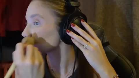 Alice online show from November 17, 3:57 pm