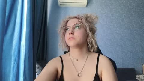 Belle  online show from April 11, 7:45 am