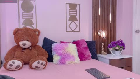 Bree  online show from April 12, 1:25 pm