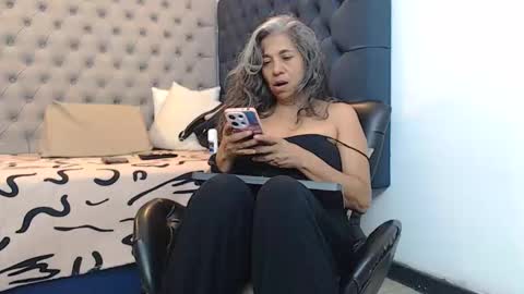 BRENDA VELASQUEZ online show from January 7, 9:51 pm