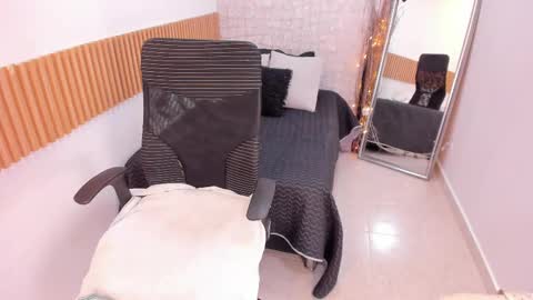 Zafira online show from March 6, 1:27 am