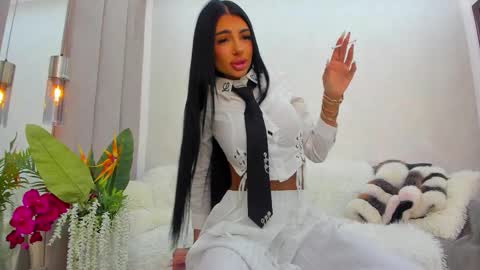 britney_charm online show from March 4, 7:37 am