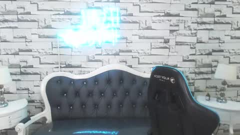 Britney  online show from February 15, 1:49 pm