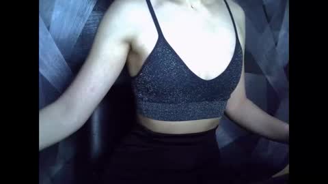 BritneyxKittens online show from November 15, 11:44 am