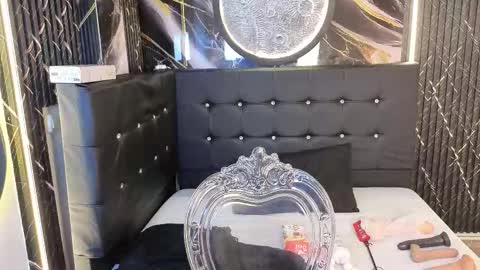 Bruja SCarlata online show from March 28, 12:00 am