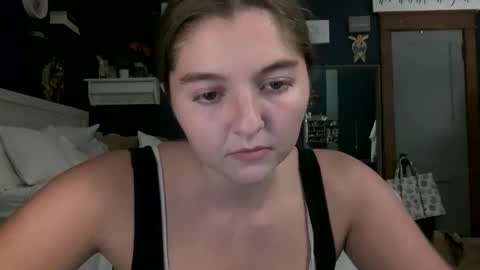 brunettebaby040 online show from September 9, 2:33 am