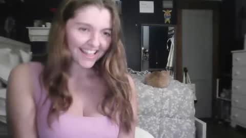 brunettebaby040 online show from October 31, 1:18 am