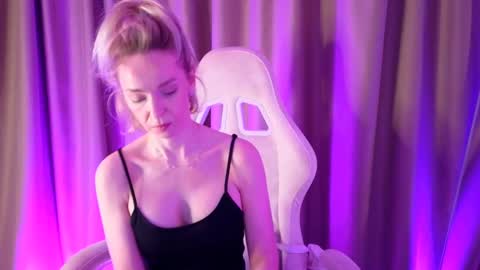 bubbling_crush online show from March 10, 10:45 pm