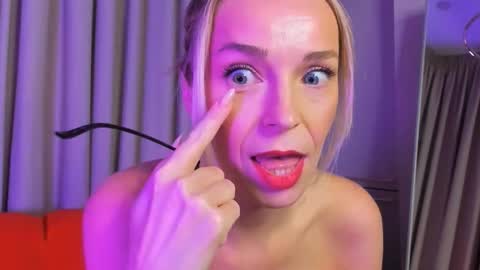 bubbling_crush online show from December 1, 10:34 pm