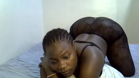 bubbly_ass30 online show from June 26, 11:50 pm
