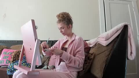 Buffy online show from December 2, 6:30 pm