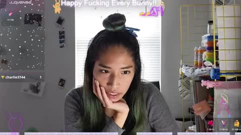 Tokki  bunny  online show from December 9, 7:29 pm