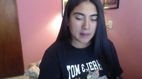 bunnyEmilyR0s33 online show from January 6, 8:01 pm