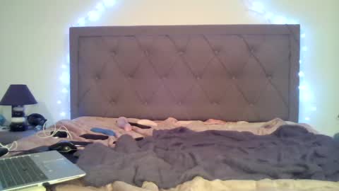 bunnyfox420 online show from January 24, 2:07 am