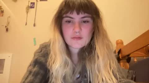 esme gray online show from October 14, 5:21 am