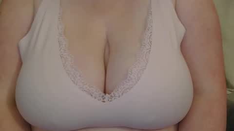 bustyflirt1 online show from December 1, 12:37 am