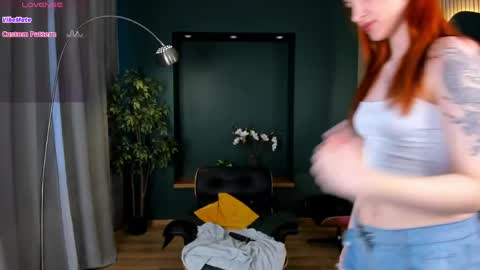 Polly online show from June 8, 1:28 am