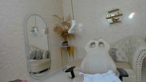 Camii Sweet  online show from March 28, 8:08 pm