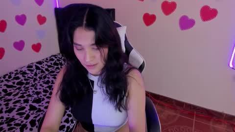 caelisse_cb online show from February 21, 3:35 pm