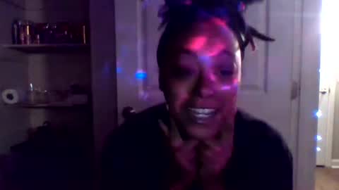 little miss pretty  online show from December 8, 4:46 am