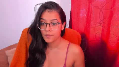 camila_bustamante_ online show from May 30, 5:54 pm