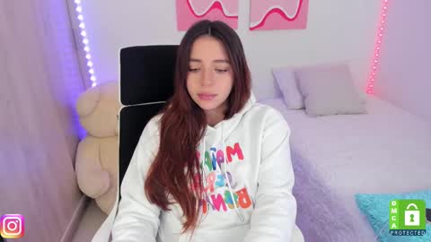  C A M I  online show from February 25, 9:15 pm