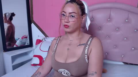 Camila online show from February 25, 10:59 am