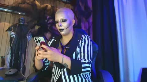    online show from October 31, 6:26 am