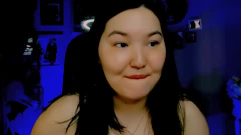 camilamartiez online show from April 12, 9:12 am