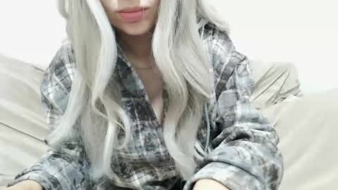 CamilleBunny online show from December 14, 4:18 am