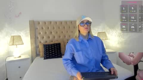 Candie  online show from October 16, 11:13 am