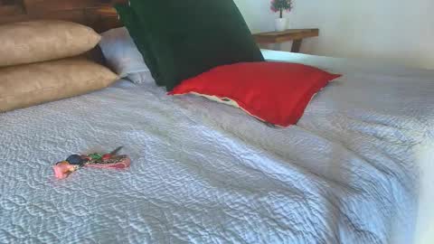 Jolie online show from February 16, 8:20 pm