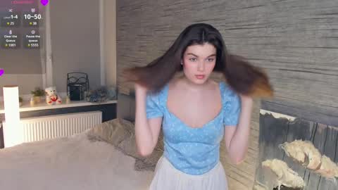 Flora online show from March 6, 8:05 pm