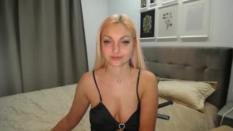 candycathc online show from March 7, 6:15 pm