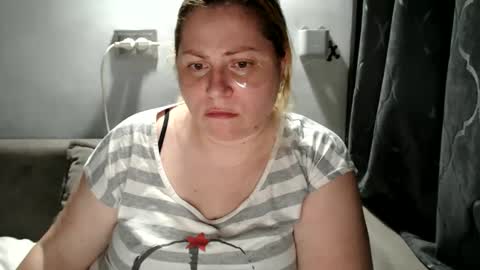 Laura online show from March 1, 7:48 pm