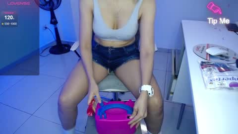 Candy Dowson online show from February 15, 3:17 pm