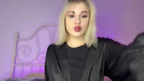 You can call me HH online show from November 11, 7:11 pm