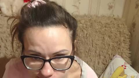 say meow and send tip  online show from February 20, 10:59 am