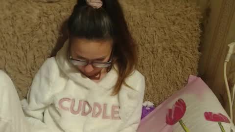 say meow and send tip  online show from December 25, 5:37 pm