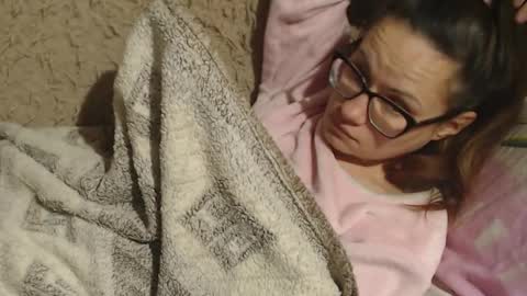 say meow and send tip  online show from December 2, 6:08 pm