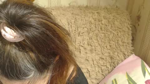 say meow and send tip  online show from December 18, 6:14 pm